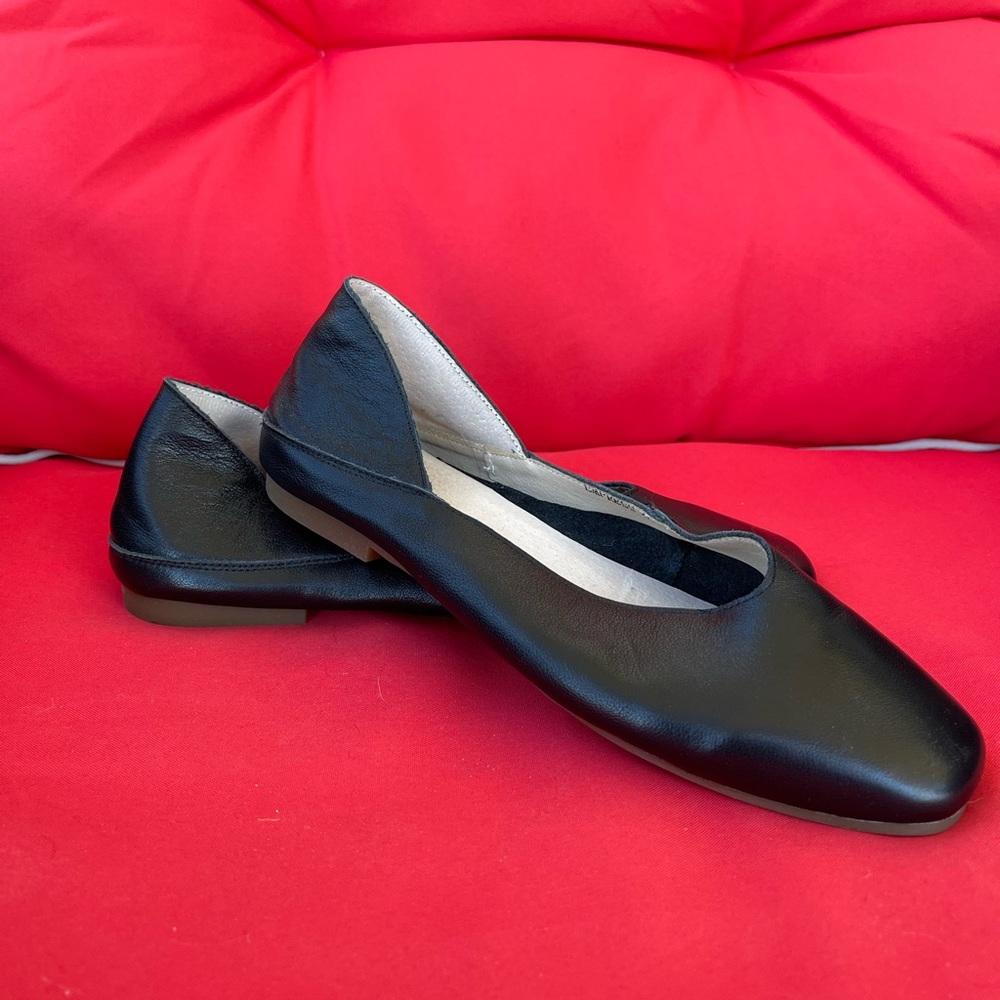 Empress Flats - Size 40 / Size 8.5 - Smoke-free Home